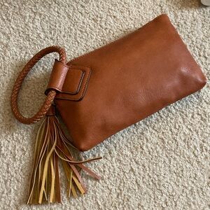 🤎 New Tan Leather Wristlet Clutch Bag with Tassel Gold Accents Woven Handle